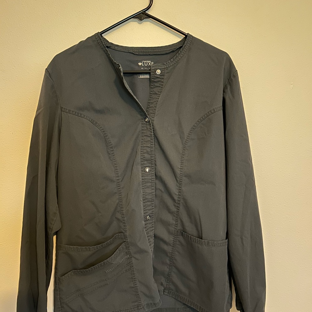 Cherokee Luxe Gray Snap-Front Top